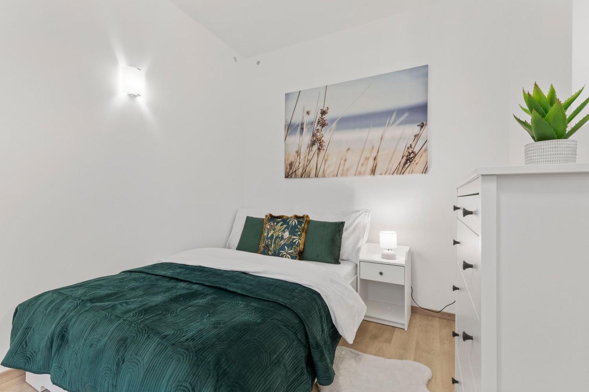 Garden Haven Studio In Old Town Братислава Екстериор снимка