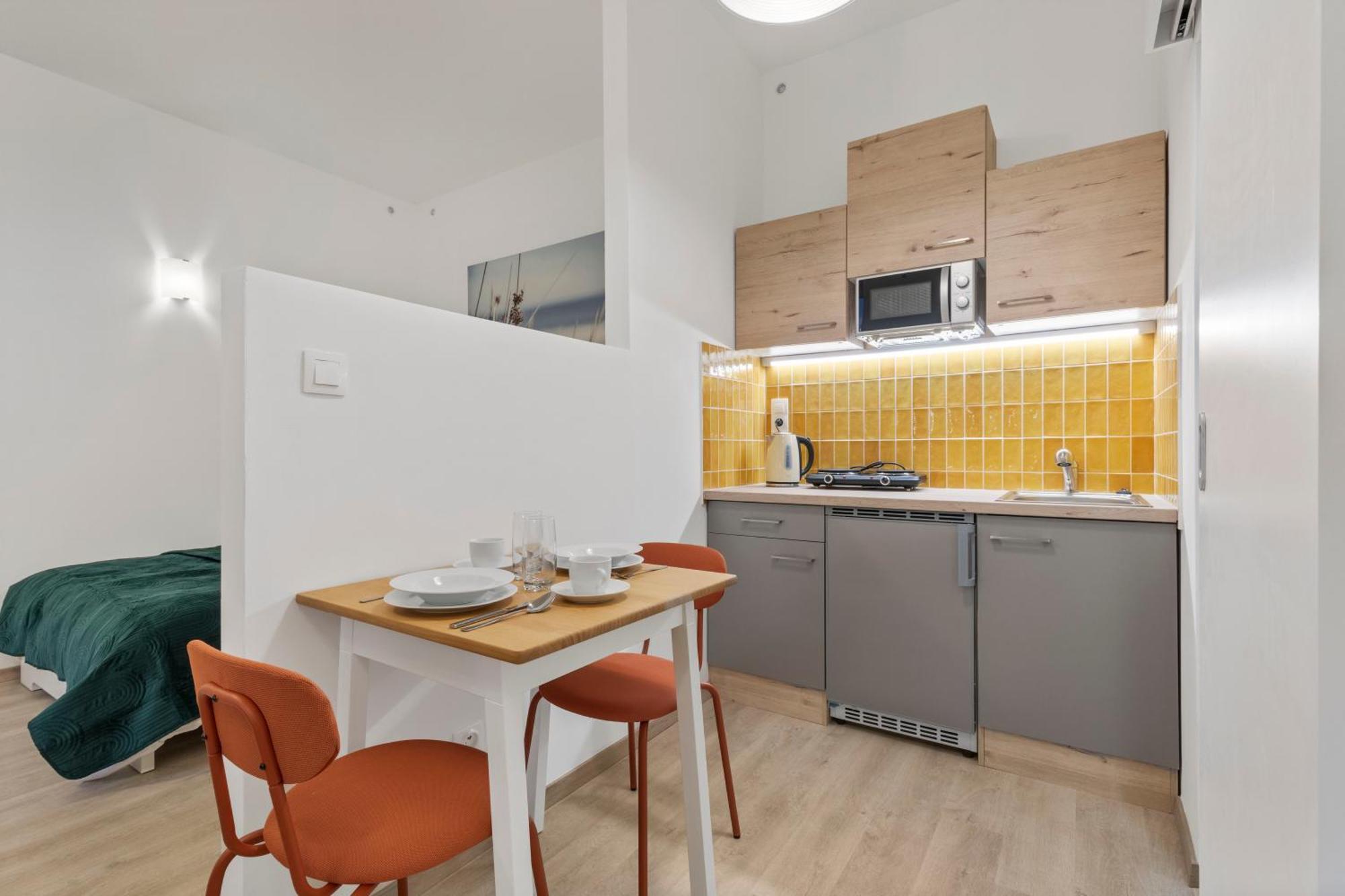 Garden Haven Studio In Old Town Братислава Екстериор снимка
