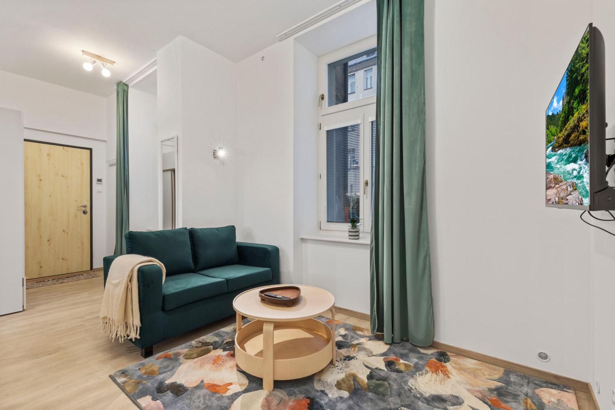 Garden Haven Studio In Old Town Братислава Екстериор снимка